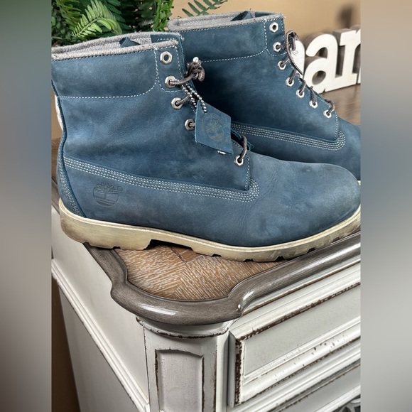 Timberland Premium 6-Inch Waterproof Boots in a blue suede colorway size 13